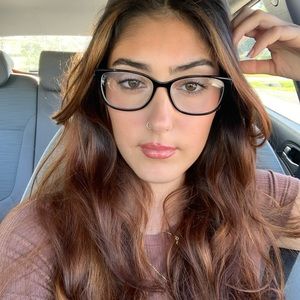 Meet your Posher, Carly